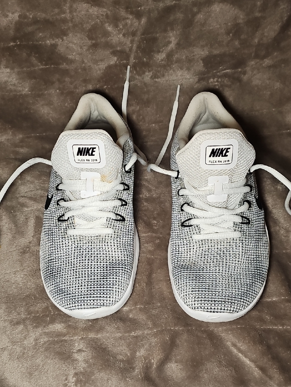 Nike Flex RN 2018 Gray White Shoes Womens Size 8